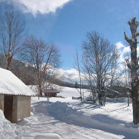 Auberge Des Montauds - Hotel & Restaurant Villard-de-Lans Exteriör bild