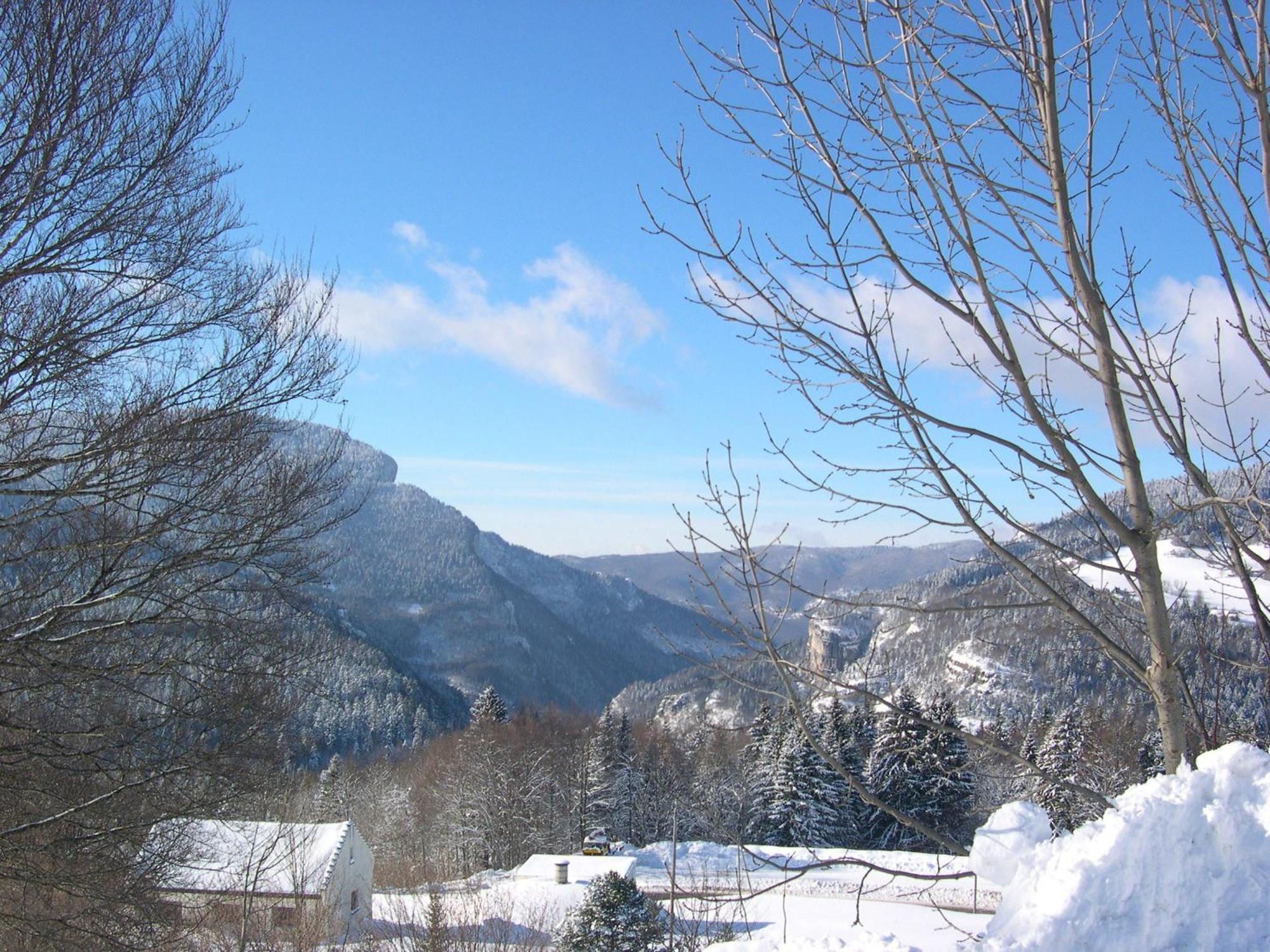 Auberge Des Montauds - Hotel & Restaurant Villard-de-Lans Exteriör bild