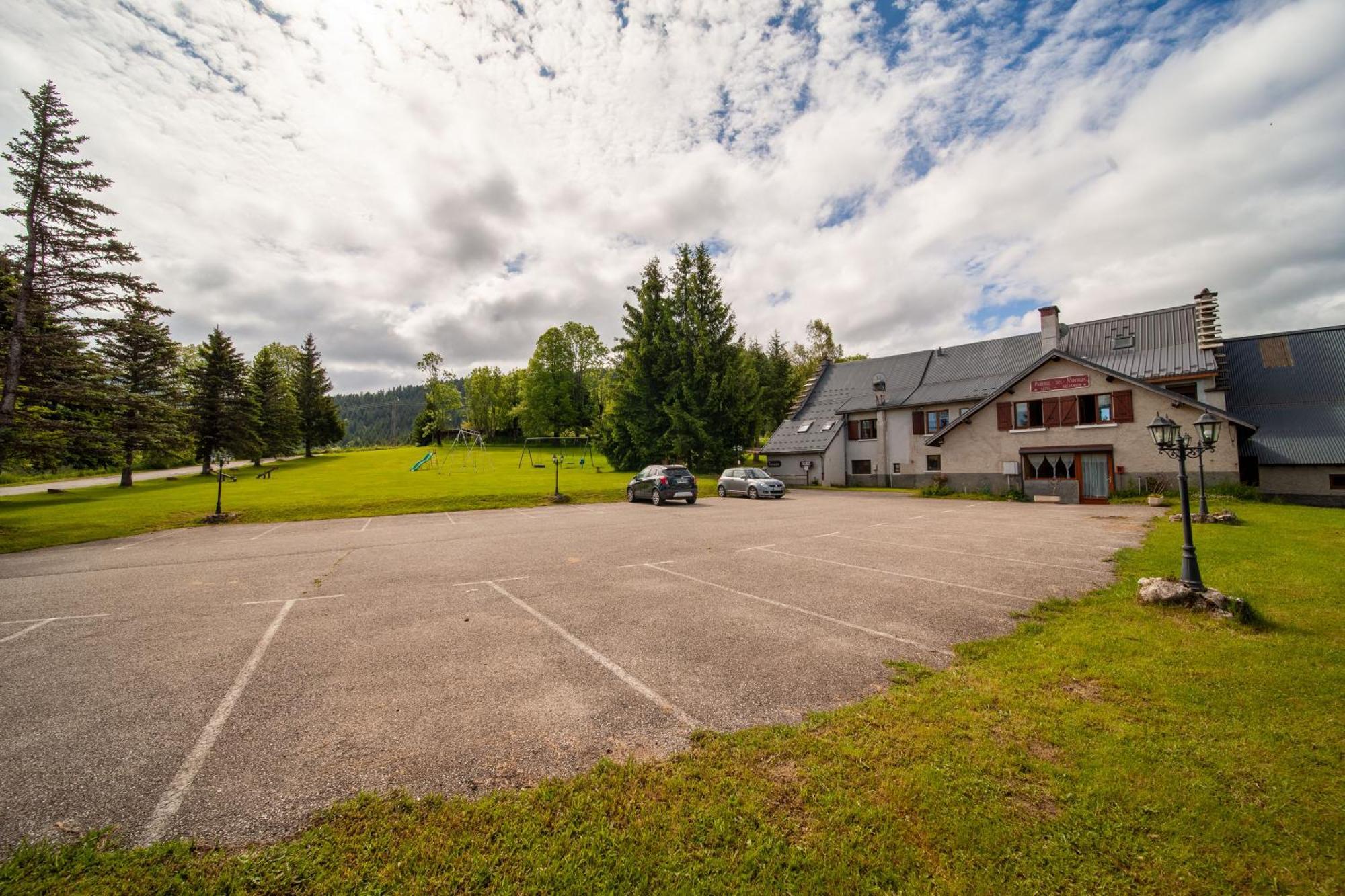 Auberge Des Montauds - Hotel & Restaurant Villard-de-Lans Exteriör bild