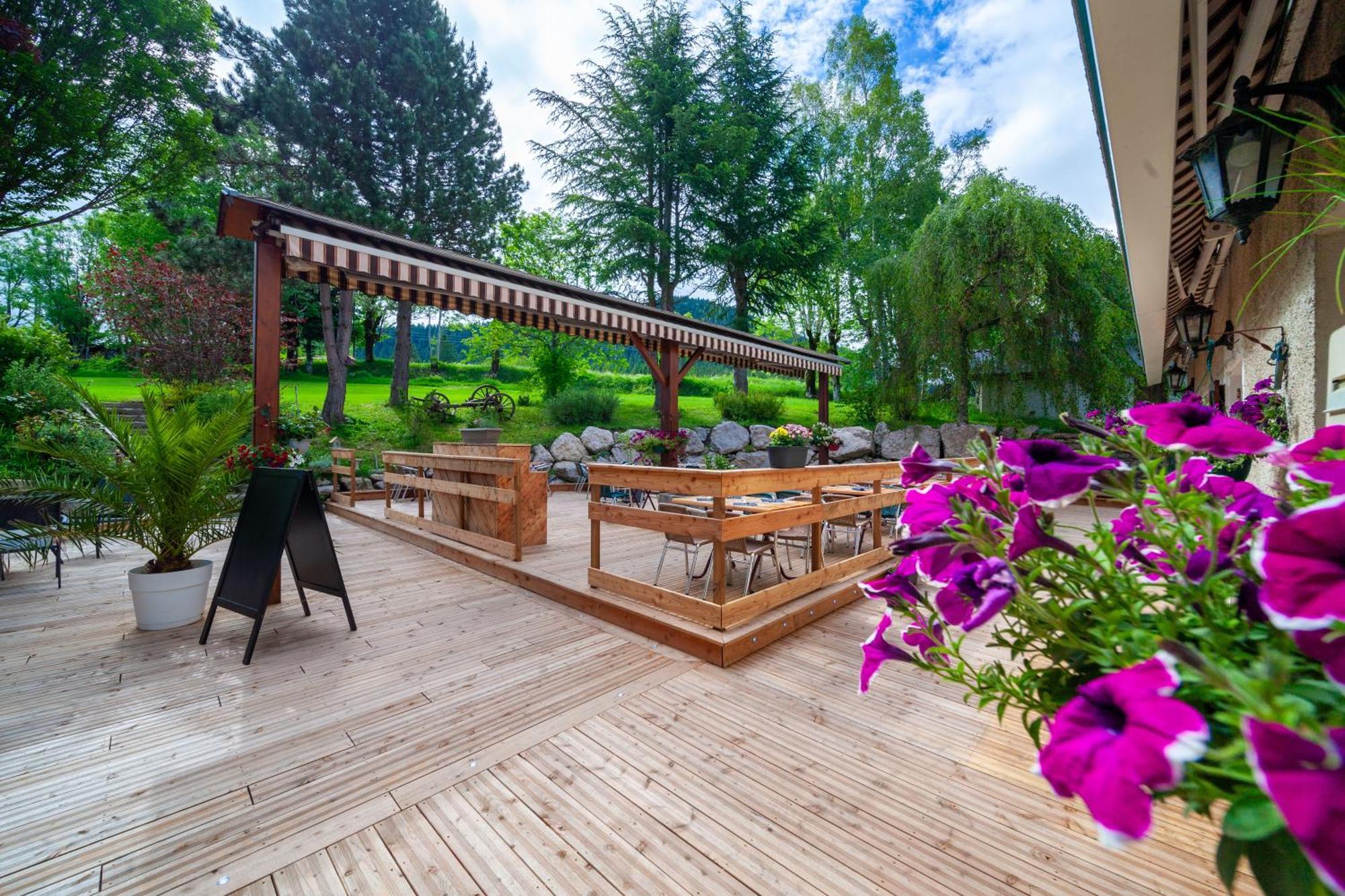 Auberge Des Montauds - Hotel & Restaurant Villard-de-Lans Exteriör bild