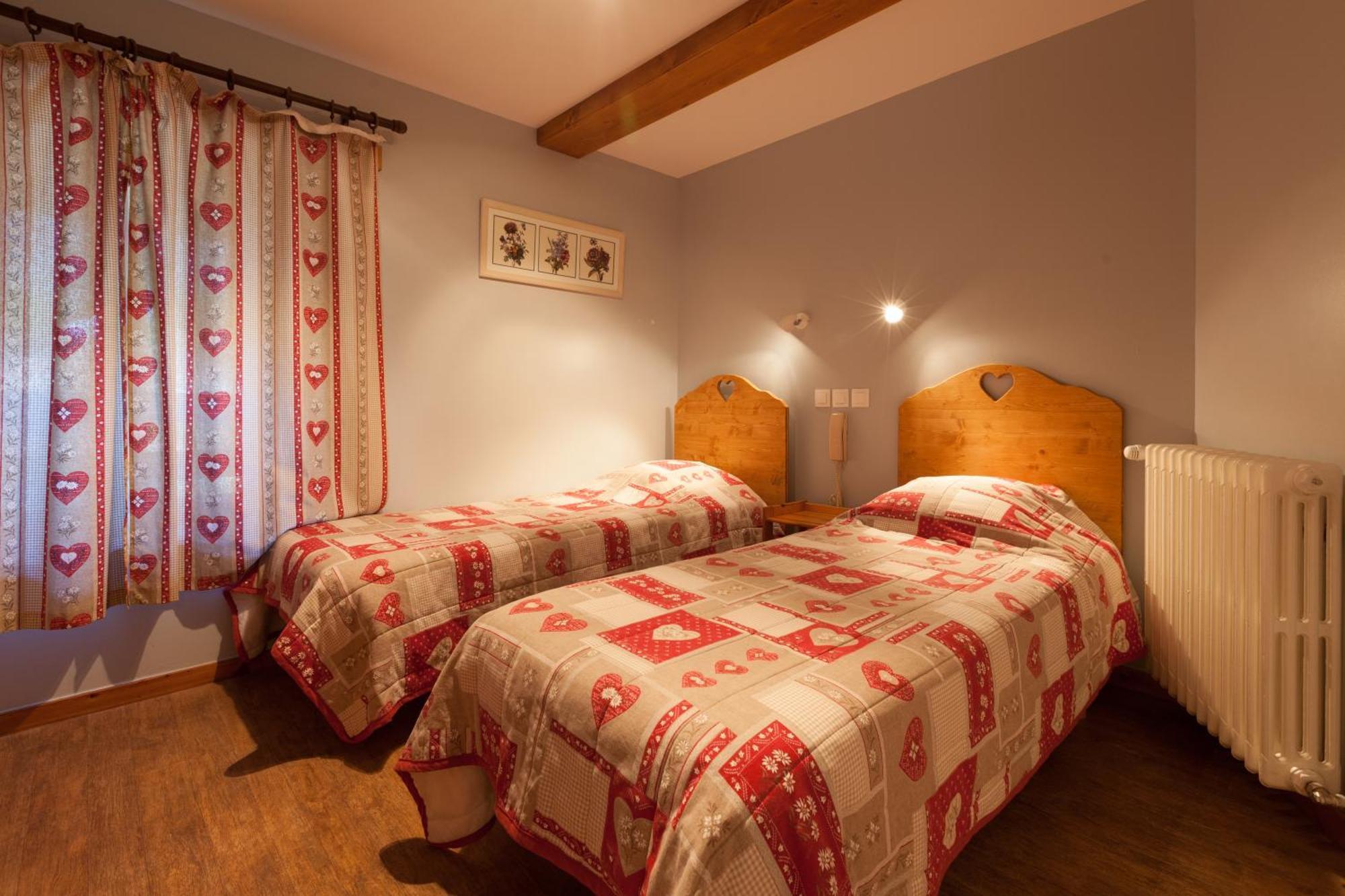 Auberge Des Montauds - Hotel & Restaurant Villard-de-Lans Rum bild