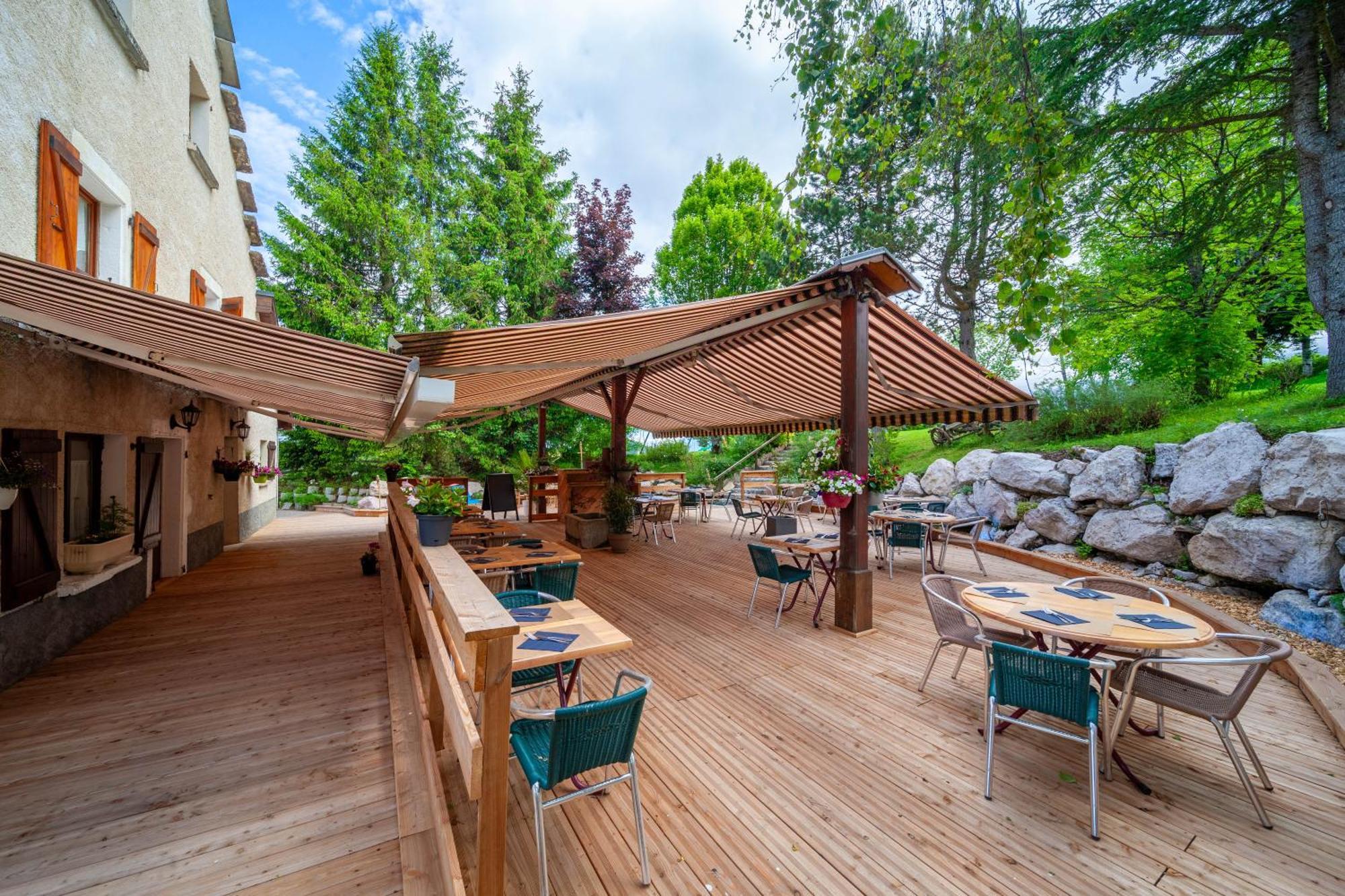 Auberge Des Montauds - Hotel & Restaurant Villard-de-Lans Exteriör bild