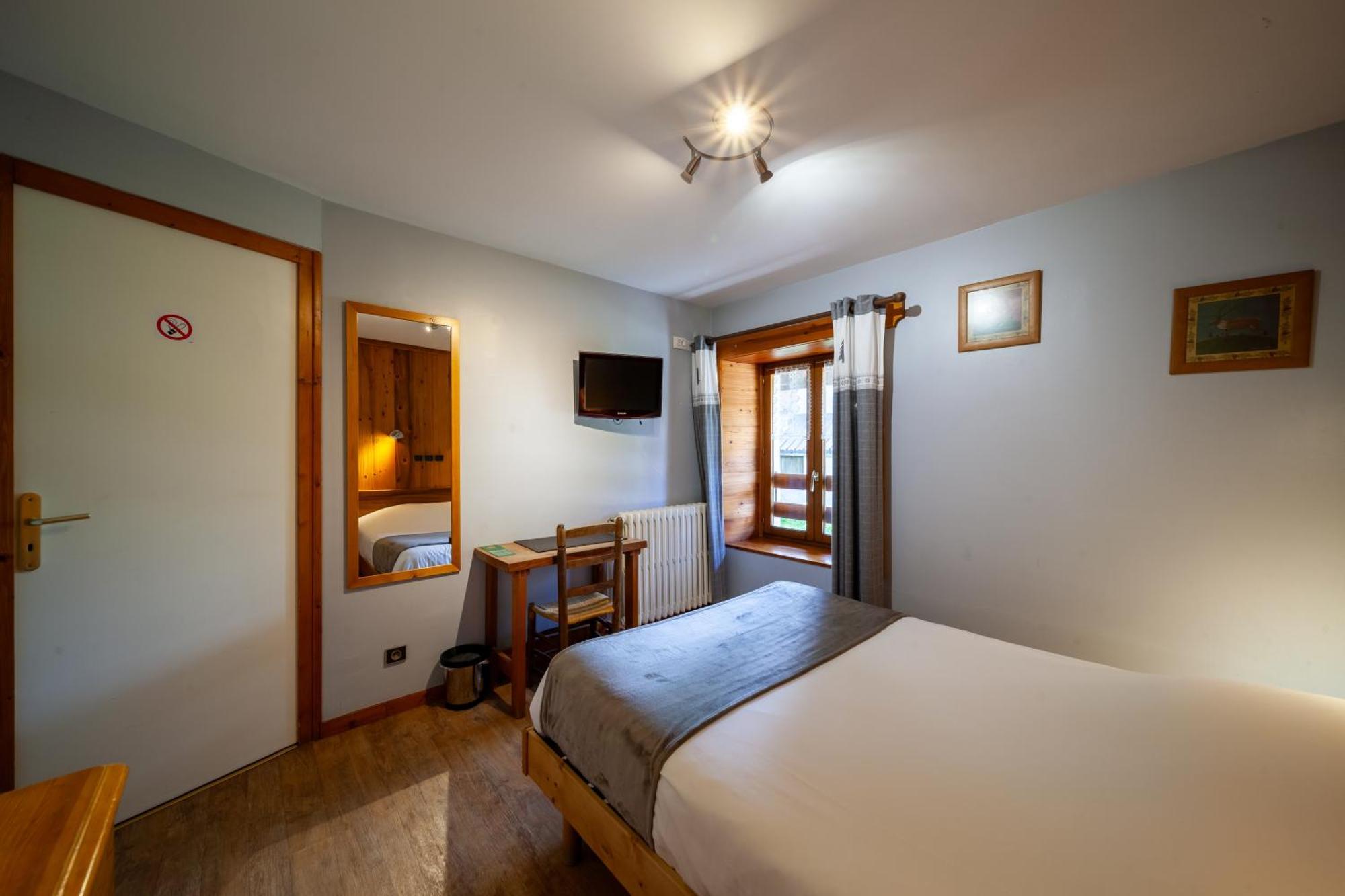 Auberge Des Montauds - Hotel & Restaurant Villard-de-Lans Rum bild