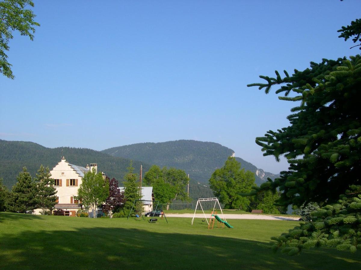 Auberge Des Montauds - Hotel & Restaurant Villard-de-Lans Exteriör bild